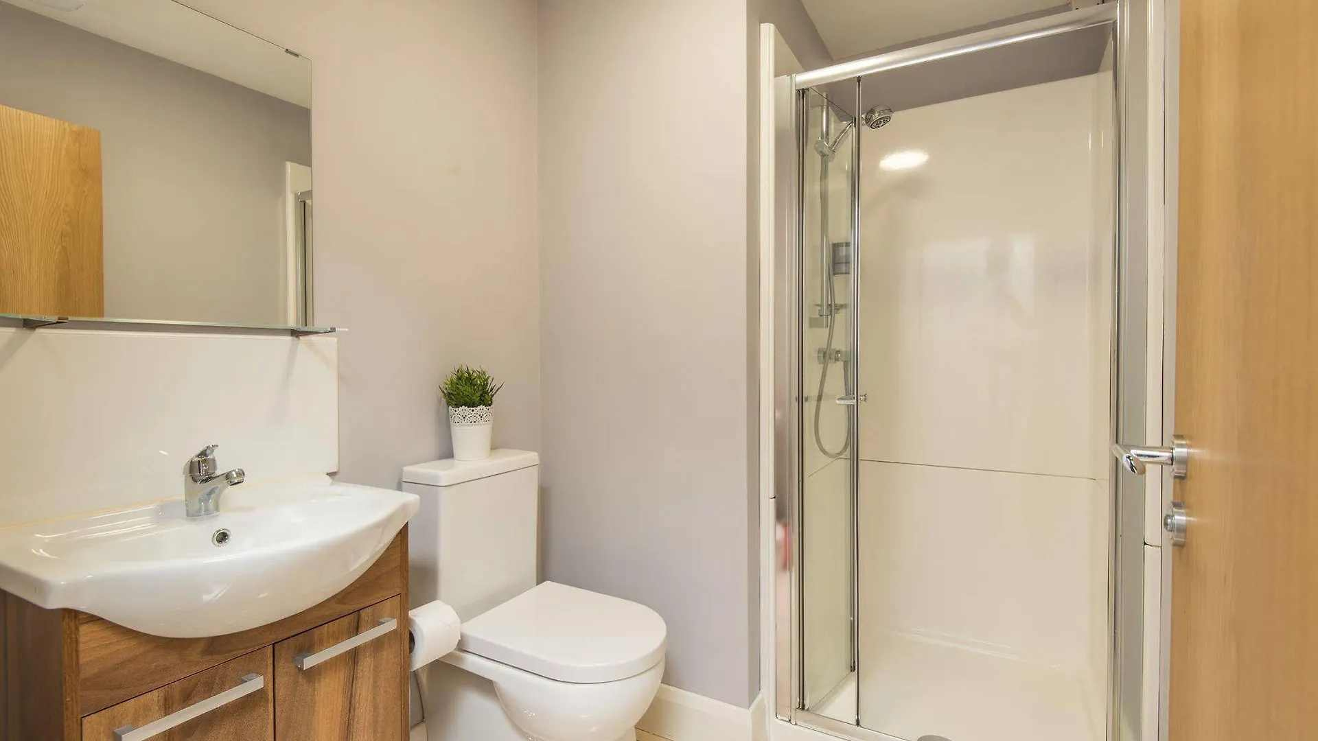 Giant Serviced Apartments Belfast